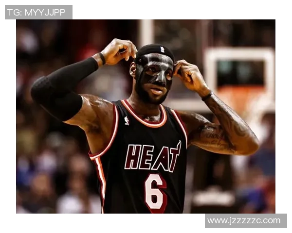 足球球星戴面具神秘亮相揭示背后的故事与挑战