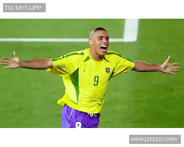 法国足球黑人球星崛起之路:从贫民窟到世界舞台的传奇故事 法国足球黑人球星崛起之路:从贫民窟到世界舞台的传奇故事