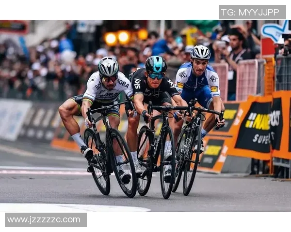 和平杯足球赛历届球星回顾及其在赛场上的精彩表现分析